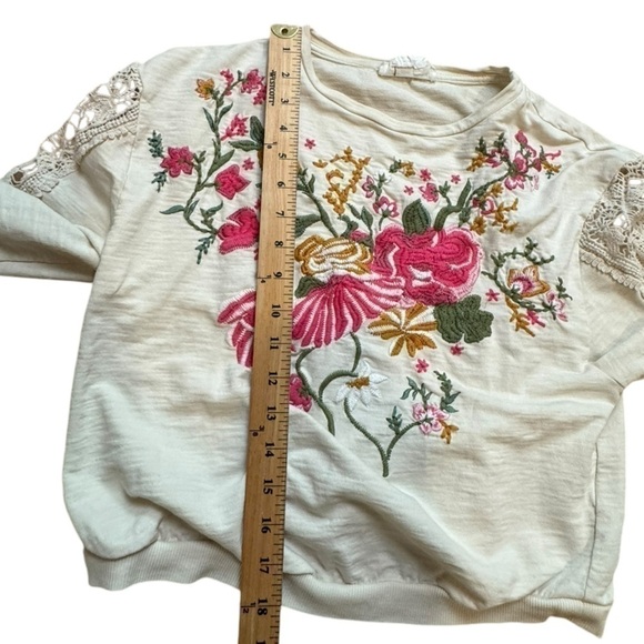 ANTHROPOLOGIE Crochet Sleeve Floral Embroidered Pullover Sweatshirt Size XXS GUC - Picture 6 of 7